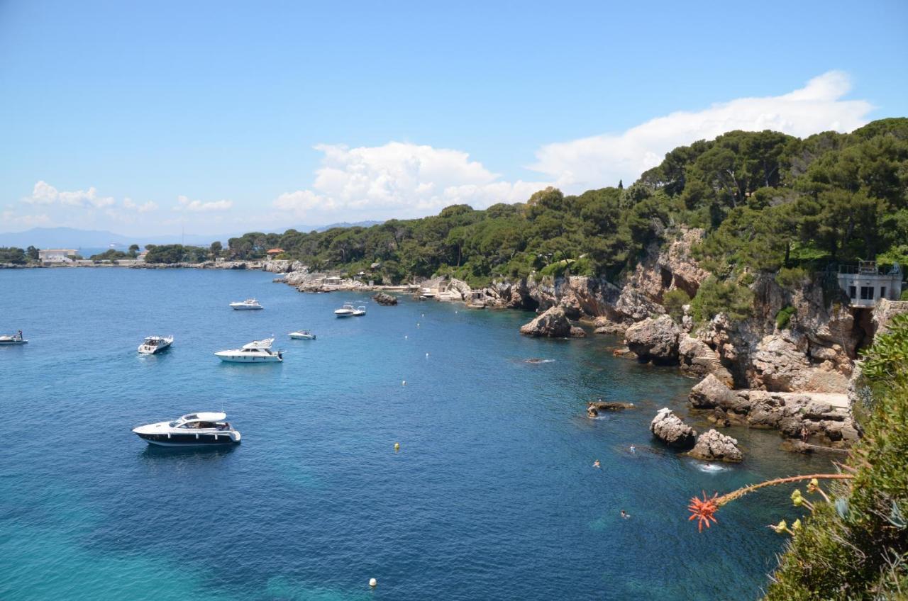 2 Pieces Climatise Avec Balcon Dans Le Vieil Antibes, Avec Ascenseur Appartement Antibes